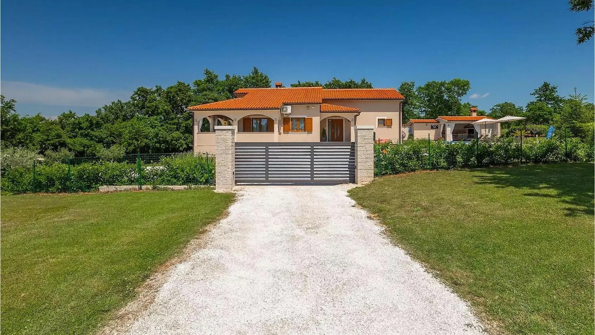 Villa Bozac Pula 0*,  Croatia